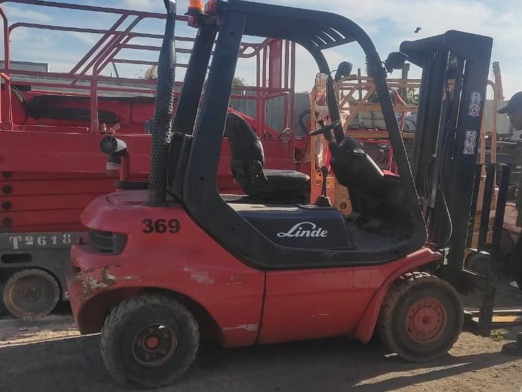À louer : Chariots élévateurs de haute capacité pour vos besoins de levage !