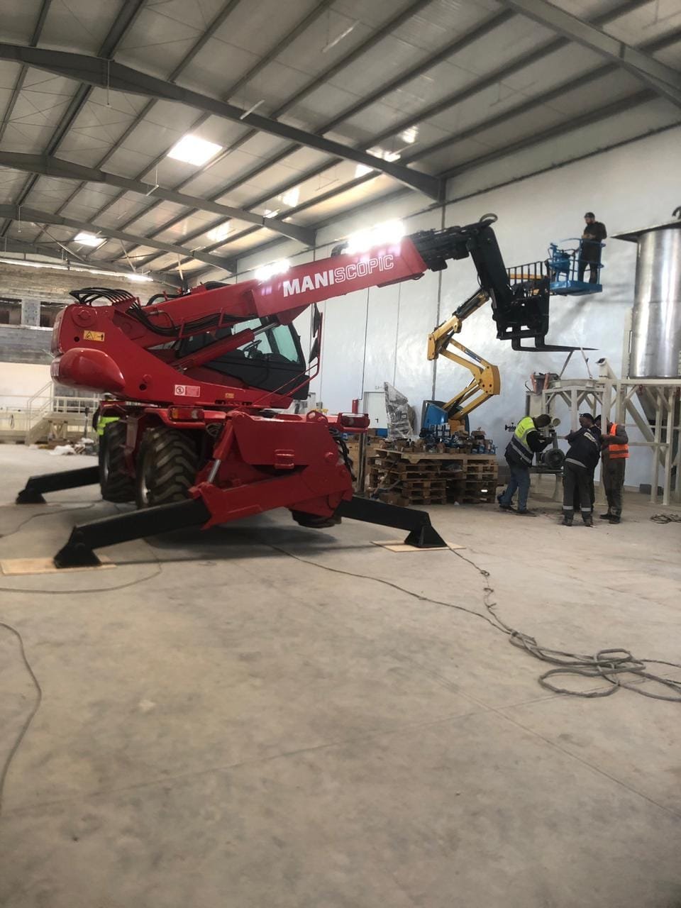 Chariots télescopiques rotatifs de 17m